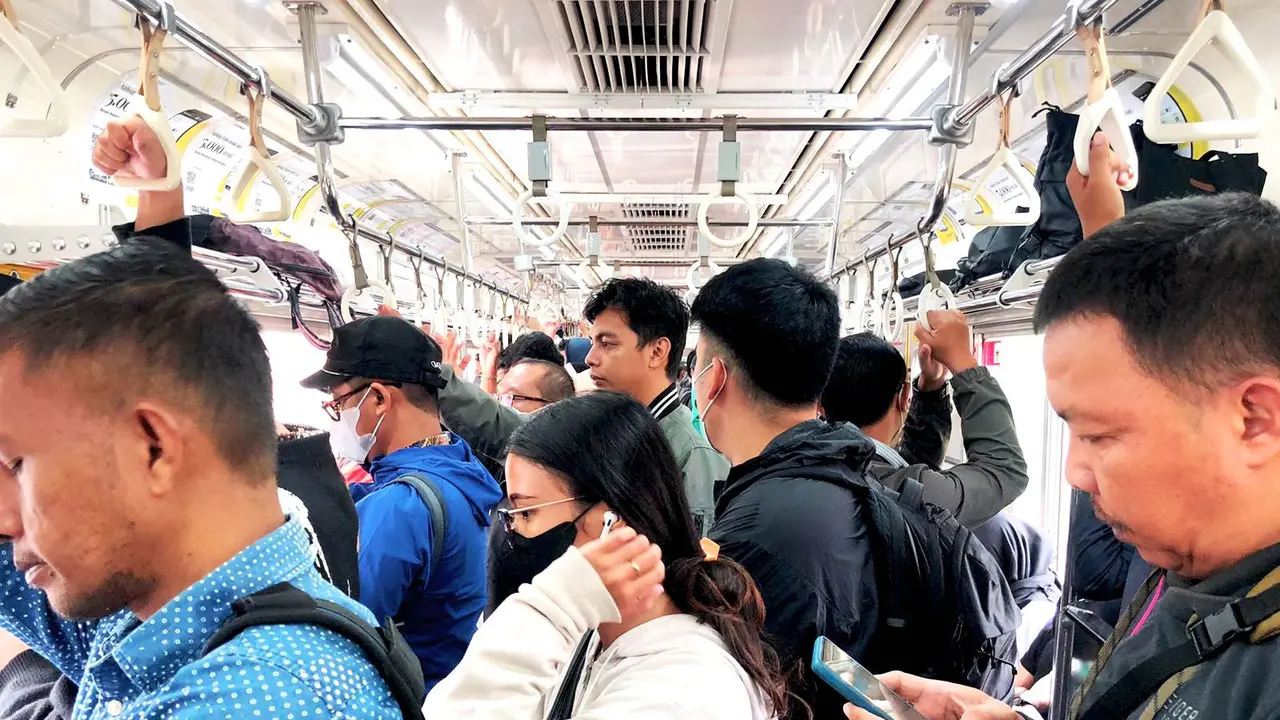 Cara Kreatif Mendongkrak Kampanye Pemasaran di Kereta Commuter Line