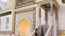 Pemangandang mimbar Masjid Ketchaoua atau Katsyawah yang berada di distrik Casbah, Aljir, Aljazair, Rabu (15/11). Setelah mengalami renovasi yang cukup lama, masjid ini siap dibuka kembali untuk umum. (AFP Photo/Ryad Kramdi)