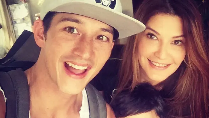 [Bintang] Mike Lewis dan Tamara Bleszynski