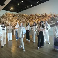 Fimelahood Hangout bareng member ke Museum MACAN Jakarta
