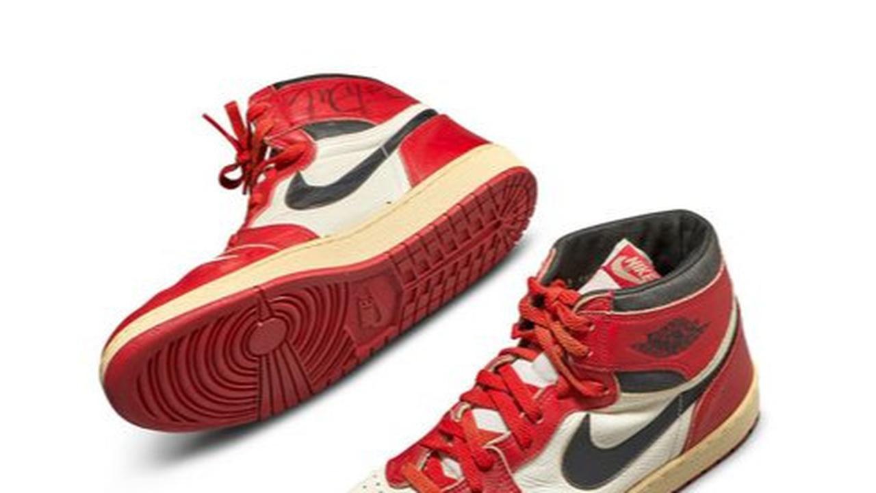 Air Jordan 1 ‘Chicago’ (Game-Worn)