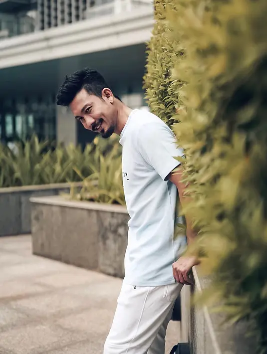 (Instagram/dennysumargo)