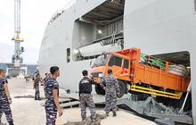 FOTO: TNI AL Terus Menyalurkan Bantuan Kemanusiaan ke Aceh