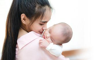 Mengadopsi Bayi Mungil Yang Sering Sakit Hadirkan Keajaiban Dalam Hidup Kami Lifestyle Fimela Com