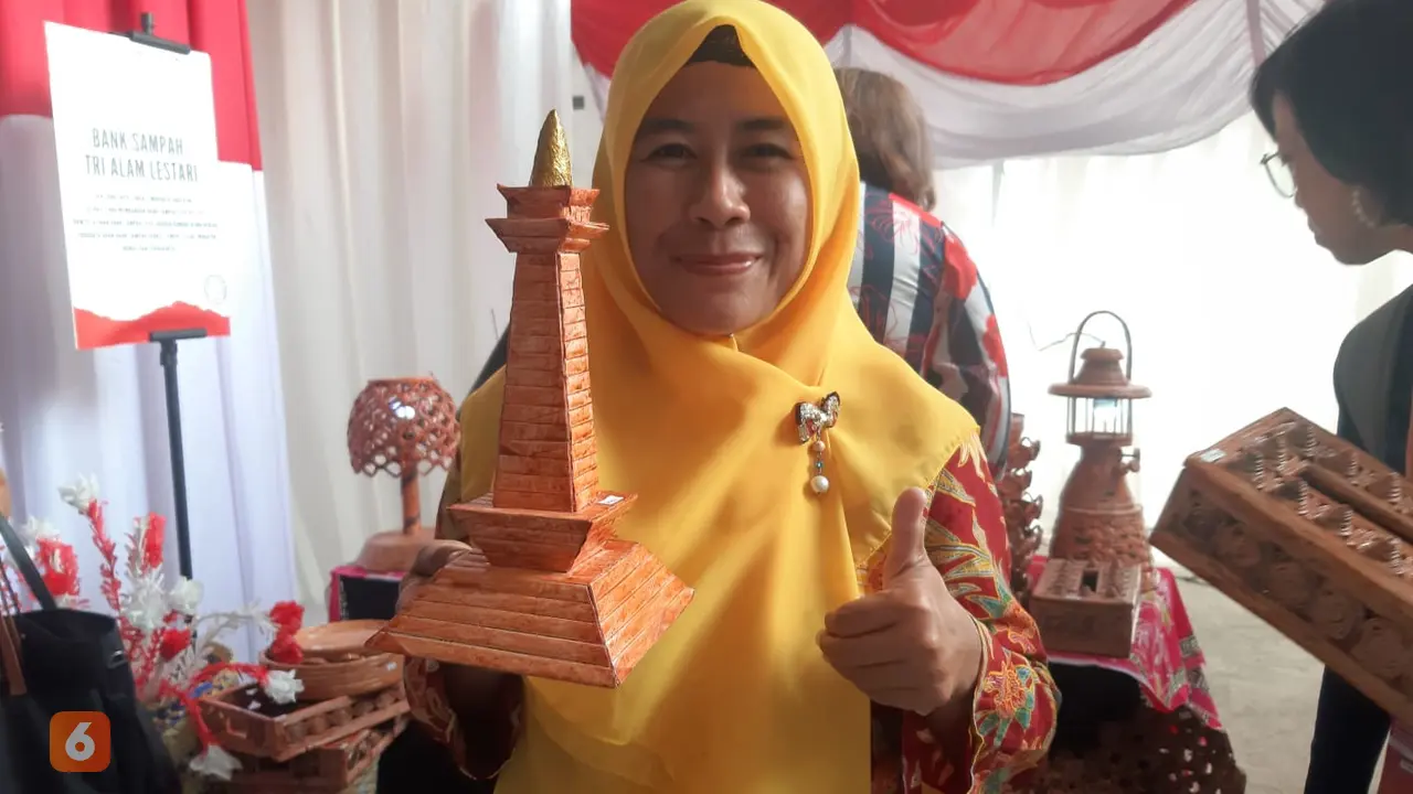 Tri Sugiarti, pendiri Bank Sampah Tri Alam Lestari.