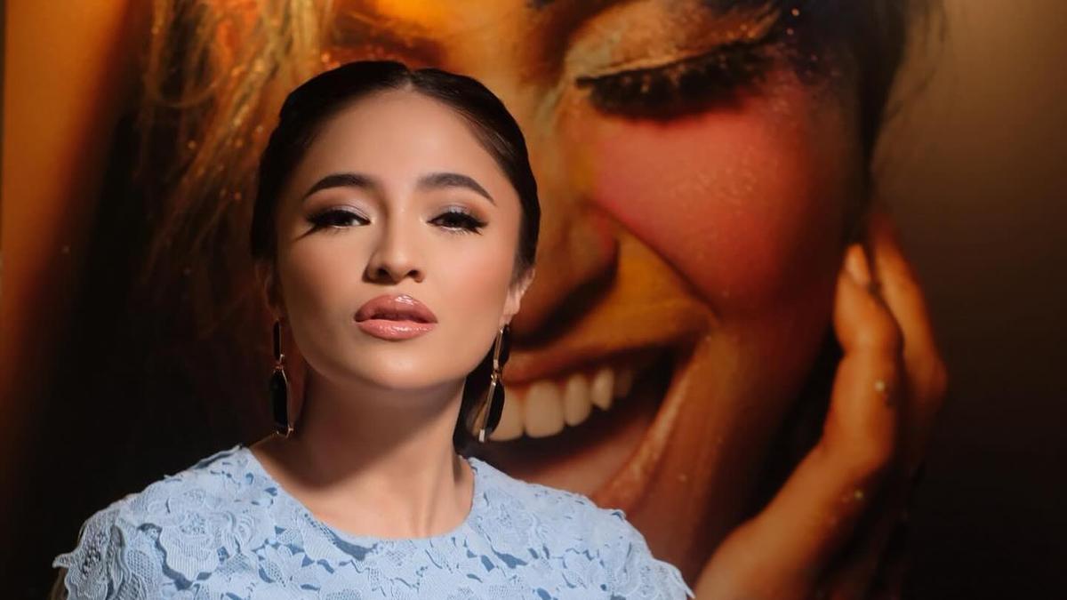 6 Inspirasi Baju Brokat ala Marshanda, Tampil Elegan untuk Wanita Usia 35 Tahun