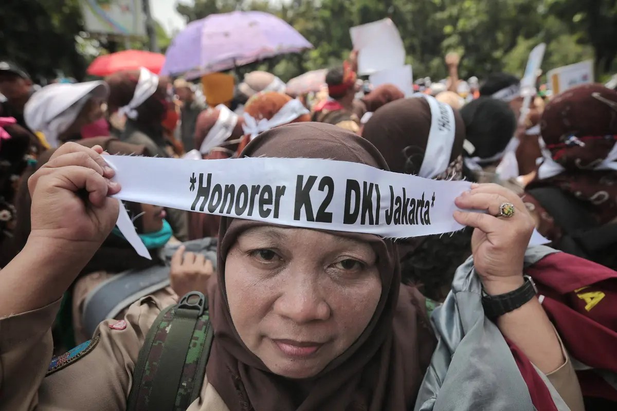 Minta Diangkat Jadi PNS, Pegawai Honorer Demo di Balai Kota DKI
