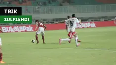 Berita video trik gelandang Timnas Indonesia U-23, Zulfiandi, yang membuat pemain Bahrain tertipu dalam laga Anniversary Cup 2018 di Stadion Pakansari, Bogor, Jumat (27/4/2018).