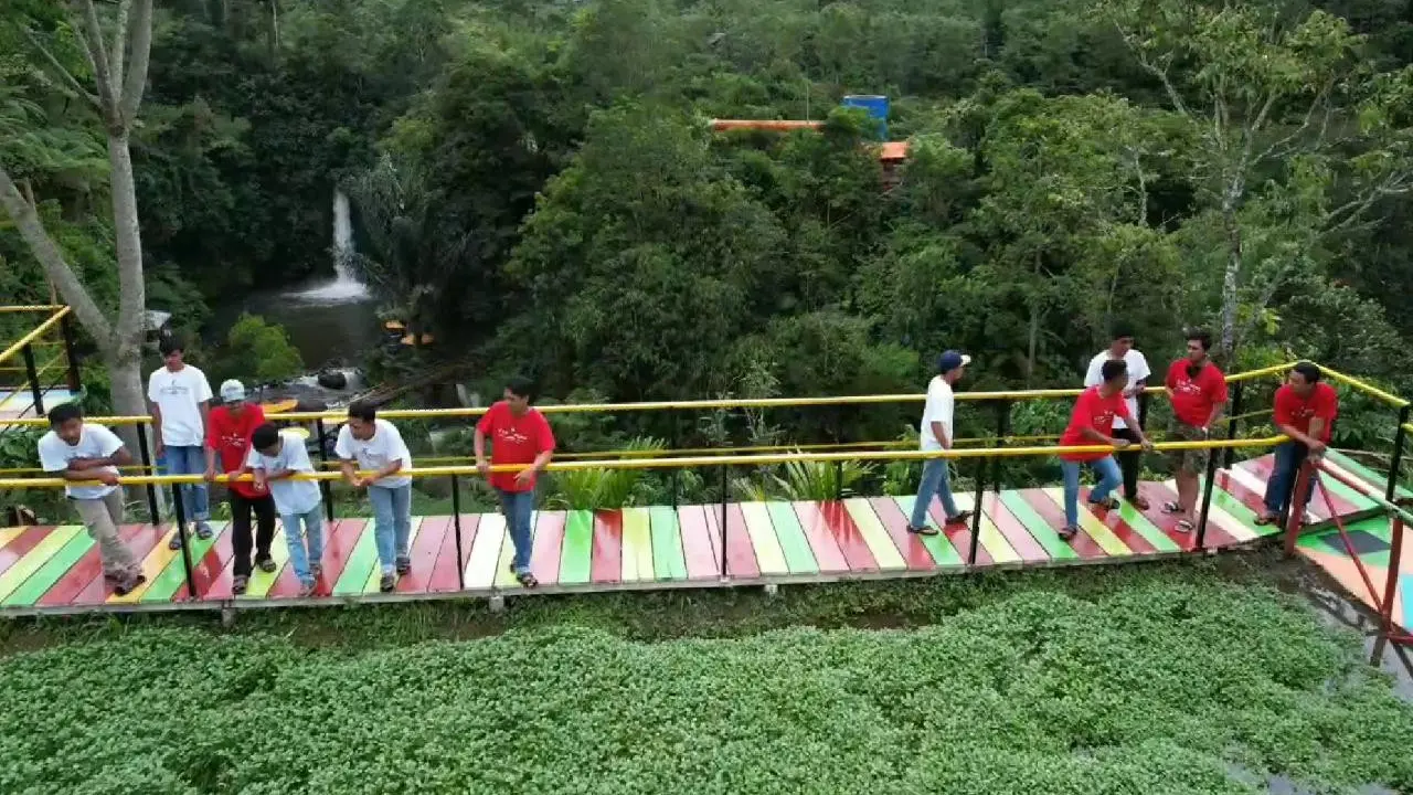 Inilah spot baru untuk selfie dan foto bersama di wisata air terjung Kepahiang Bengkulu. (Istimewa)
