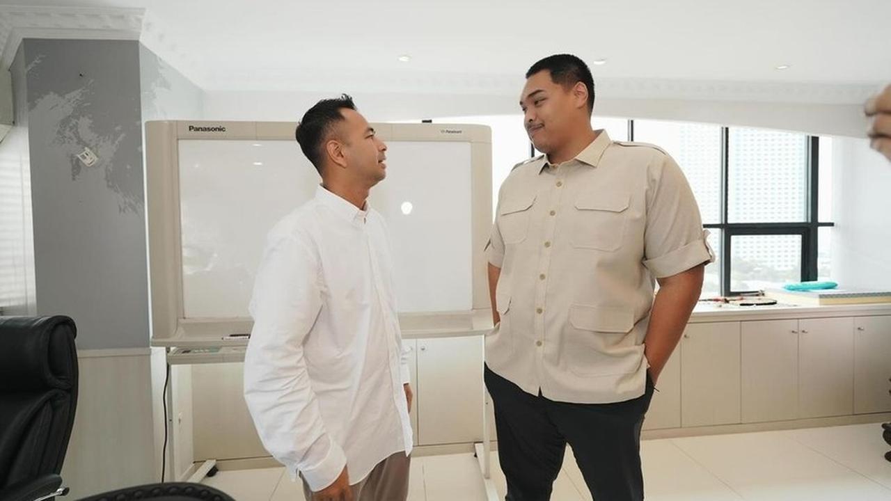 Raffi merasa semangat menjalani hari-hari barunya sebagai Utusan Khusus Presiden, menjadikan artis bukan lagi profesi utamanya.<br>