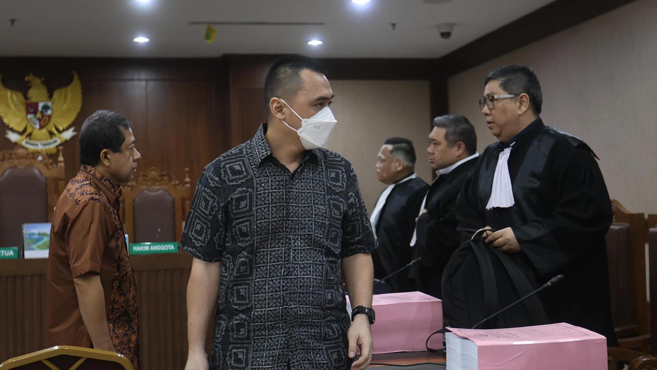 FOTO: Tiga Terdakwa Kasus  Korupsi Minyak Mentah  Dituntut Penjara 8 Tahun hingga 14 Tahun