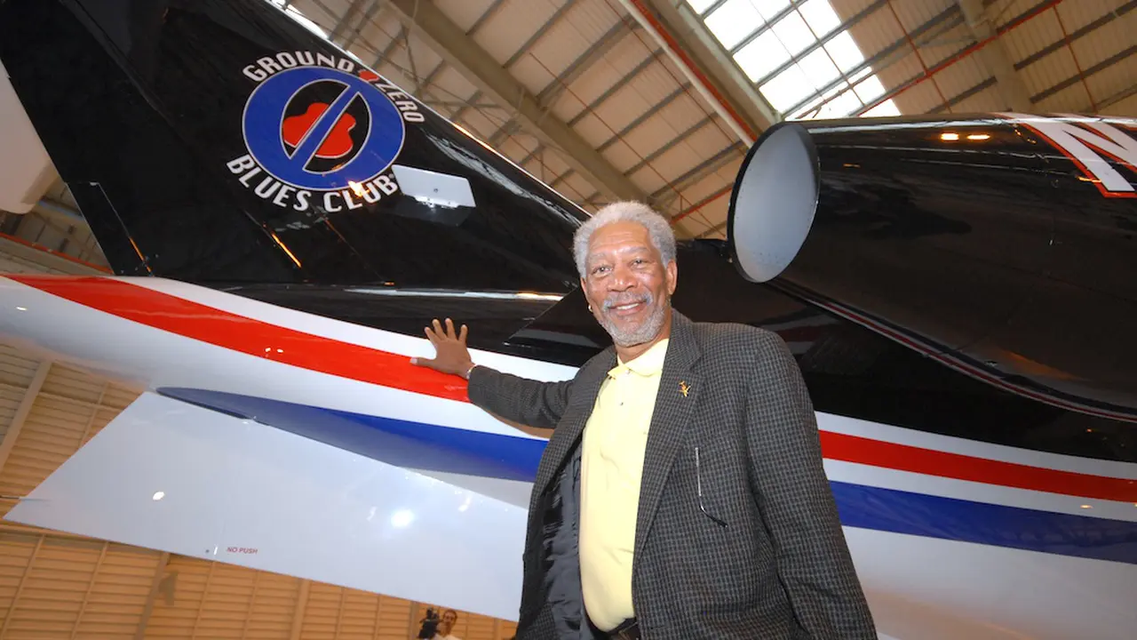 Morgan Freeman (sj30jet.com)