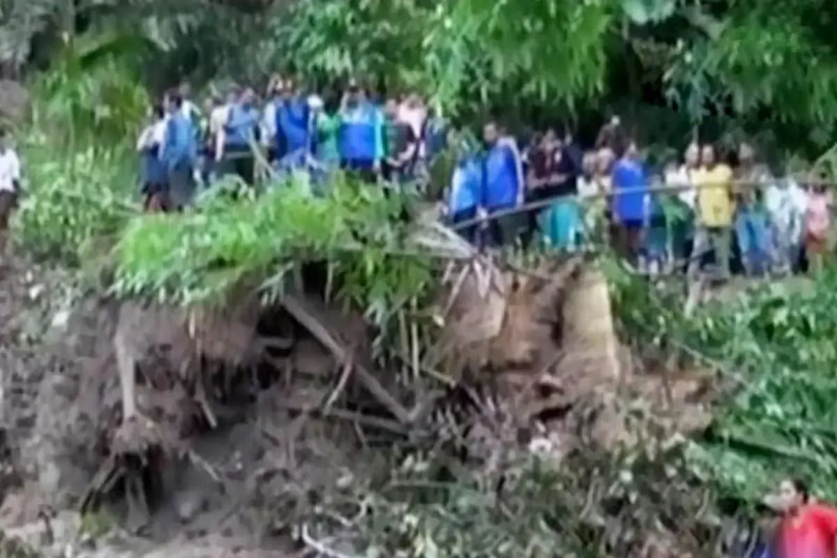 Bencana Longsor di NTT hingga Museum Natal di AS