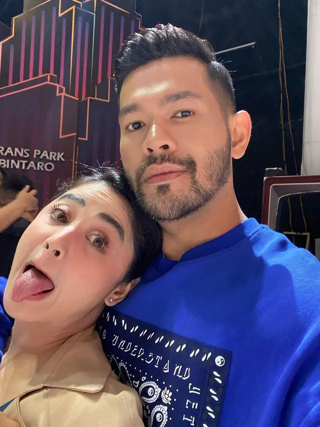 Dewi Perssik dan Rian Ibram. (Foto: Dok. Instagram @rianibram)
