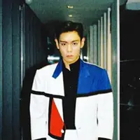 Beberapa waktu lalu T.O.P Big Bang yang sedang menjalani wajib militernya harus terjerat kasus hukum. Ia tertagkap sedang mengonsumsi narkoba jenis ganja. Kini ia sudah kembali diizinkan menjalani wajib militernya. (Instagram/choi_seung_hyun_tttop)