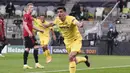 Striker Villarreal, Gerard Moreno melakukan selebrasi usai mencetak gol ke gawang Manchester United dalam laga final Liga Europa 2020/2021 di Gdansk Stadium, Polandia, Rabu (26/5/2021). Villarreal menang 12-11 (1-1) atas manchester United lewat adu penalti. (AP/Janek Skarzynski/Pool)