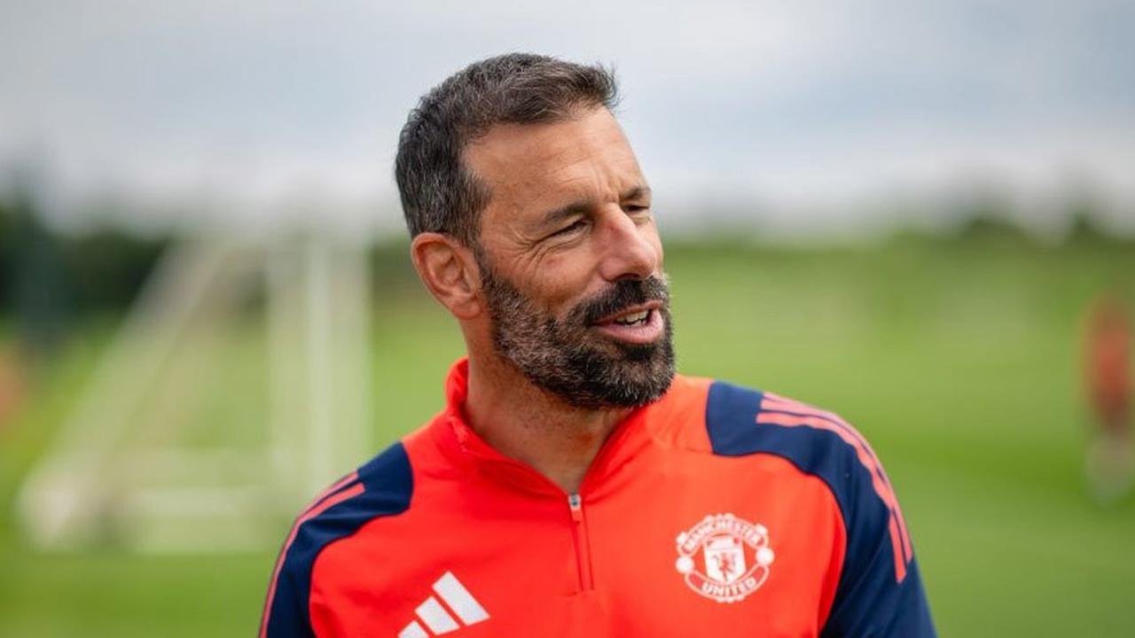Nasih Ruud van Nistelrooy di MU Akan Diputuskan dalam Beberapa Jam ke Depan