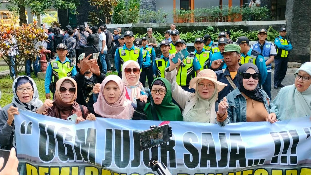 demo ijazah palsu jokowi