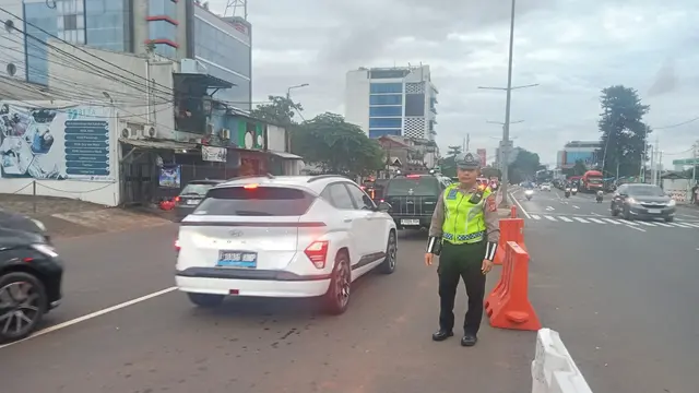 Situasi arus lalu lintas di Ruas Jl. Pangeran Antasari dari arah Cilandak menuju Blok M terpantau ramai lancar.