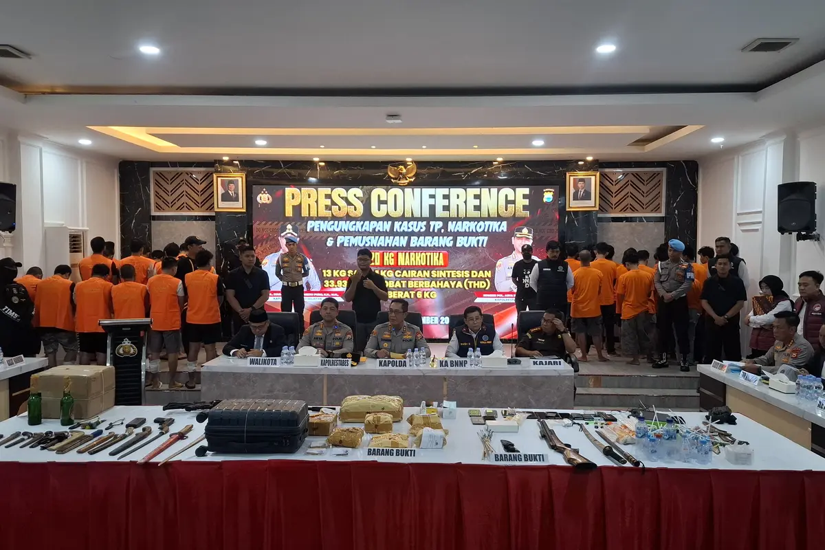 Polisi tangkap 29 orang dari hasil operasi besar-besaran gerebek kampung narkoba