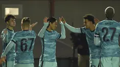 Penyerang Liverpool, Takumi Minamino (tengah) berselebrasi dengan rekan satu tim setelah mencetak gol ke gawang Lincoln City pada putaran ketiga Piala Liga Inggris di stadion LNER, Lincoln, Inggris, Kamis (24/9/2020). Liverpool menang telak 7-2 atas  Lincoln City. (AP Photo / Rui Vieira, Pool)