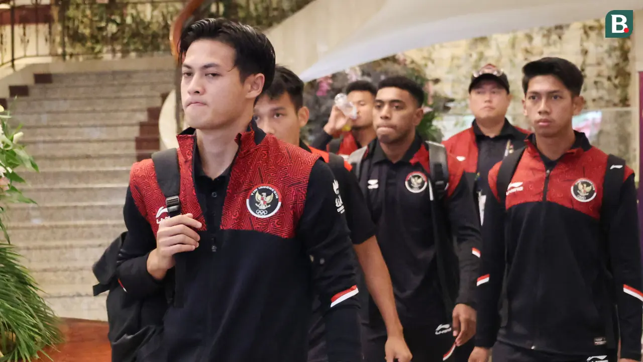 Foto: Ragam Ekspresi Skuad Timnas Indonesia U-22 saat Menuju Stadion Olympic Phnom Penh
