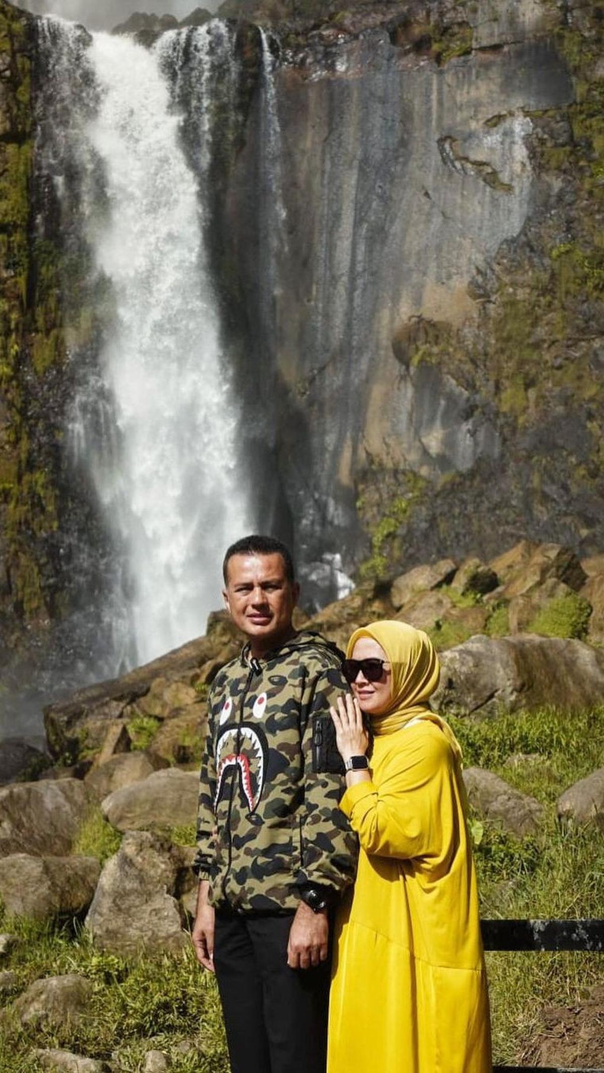 <b>Profil Singkat</b>