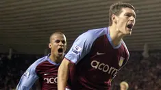 Gareth Barry of Aston Villa celebrate scoring the winning goal from the penalty spot during a Premier League match between Sunderland and Aston Villa at Stadium of Light, on January 17, 2009. AFP PHOTO/GRAHAM STUART