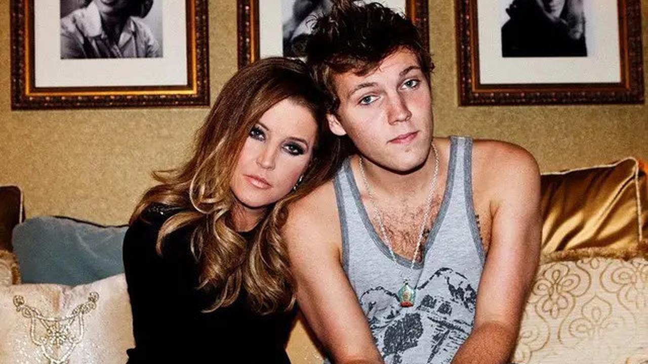 Lisa Marie Presley 2 Bulan Simpan Jenazah Putranya dalam Dry Ice, demi Siapkan Hati untuk Berpisah