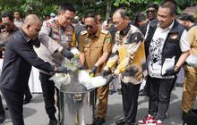 Puluhan Kilogram Narkoba di Riau Dimusnahkan, Dimasak Pakai Cairan Pembersih Lantai