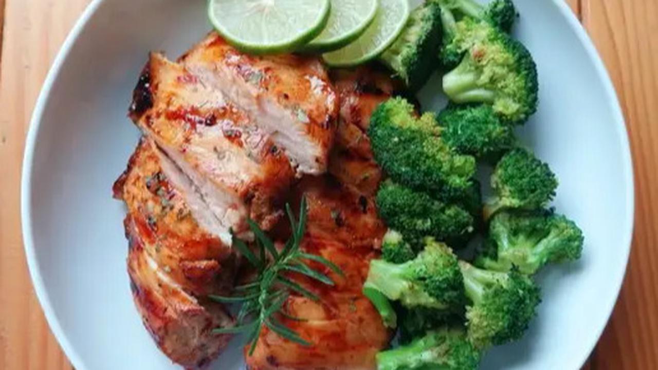 Diet Gak Harus Membosankan, Ini 5 Cara Olah Dada Ayam Agar Tetap Nikmat
