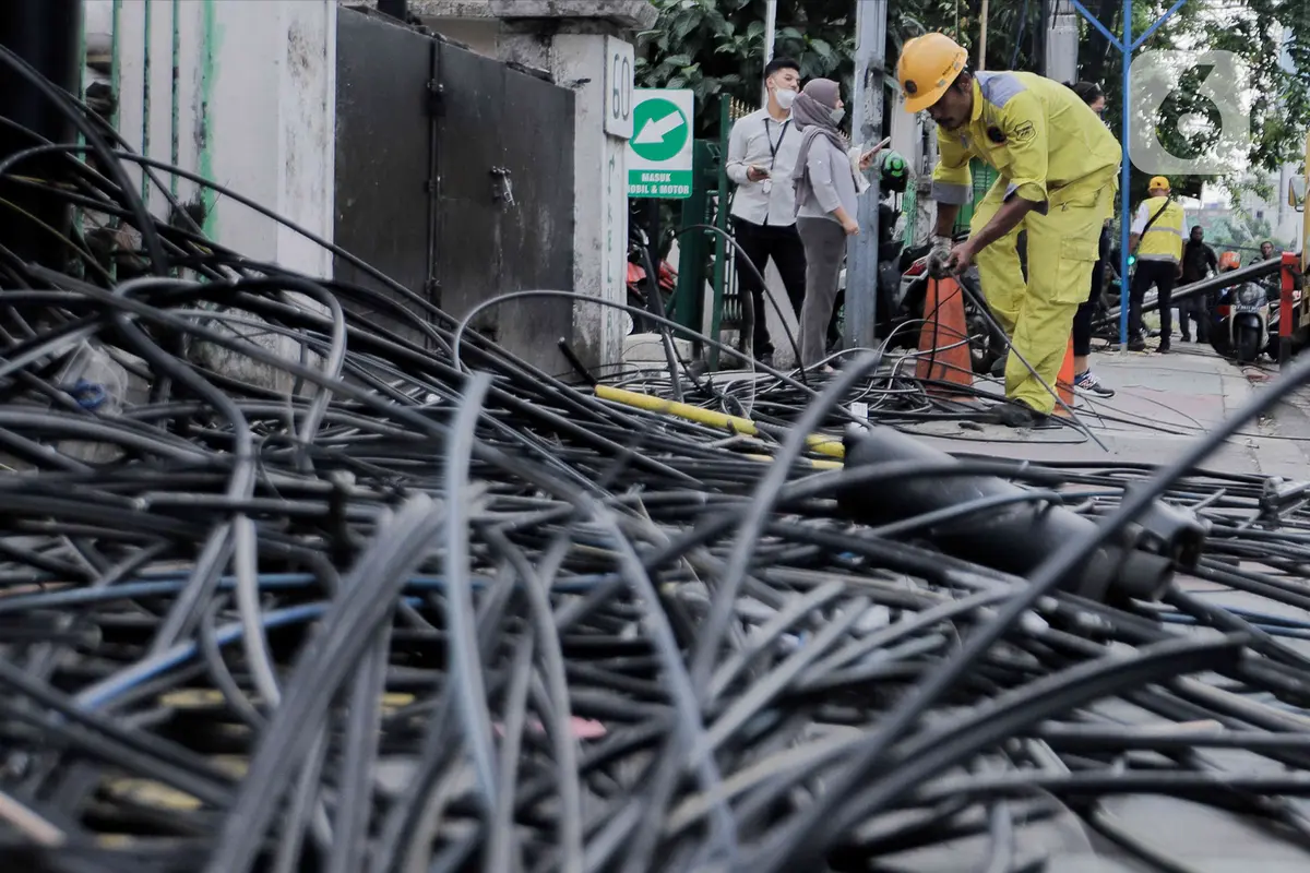 Kabel Utilitas Atas di Jakarta Dibenahi Jelang Penyelenggaraan KTT ASEAN Ke-43