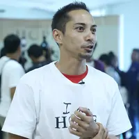 "Kalau di Indonesia kan baru sekarang ini digalakin. Sumber daya manusianya nggak kompeten. Ya contoh simpelnya gue pernah ngobrol sama Dinas Pariwisata tapi dia sendiri nggak tahu lokasi pariwisata daerahnya apa," ujar Fauzi. (Nurwahyunan/Bintang.com)