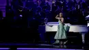 Lady Gaga melakukan medley saat tampil pada ajang Grammy Awards 2022 di MGM Grand Garden Arena, Las Vegas, Amerika Serikat, 3 April 2022. Lady Gaga mengenakan gaun rancangan desainer asal Lebanon, Elie Saab. (AP Photo/Chris Pizzello)