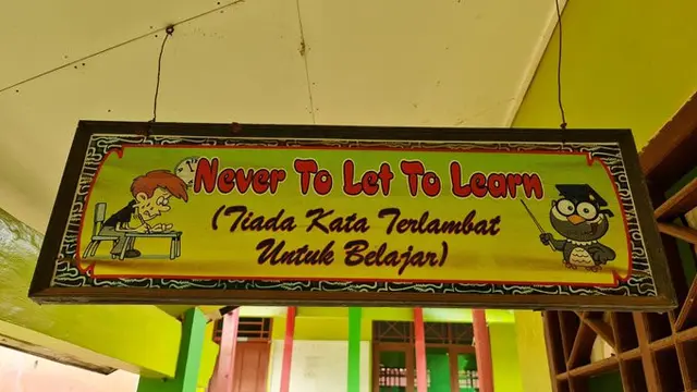 6 Tulisan Terjemahan Bahasa Ingris di Sekolah Ini Nyeleneh, Bikin Tepuk Jidat