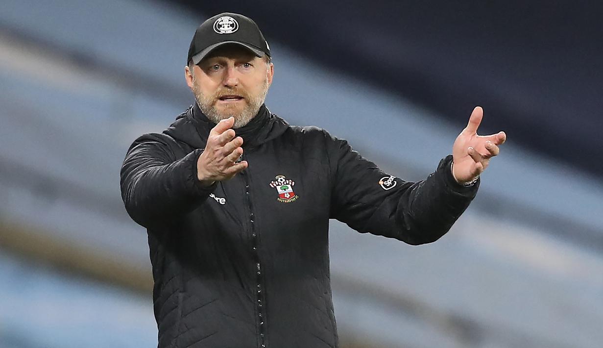 Ralph Hasenhuttl - Selama ini Der Panzer terkenal dengan tradisi memakai jasa pelatih asal Jerman. Namun pengecualian untuk seorang Ralph Hasenhuttl, Pengalaman dan paham seluk beluk sepak bola Jerman membuat pria asal Austria ini layak dicoba oleh Die Mannschact. (Martin Rickett/POOL/AFP)