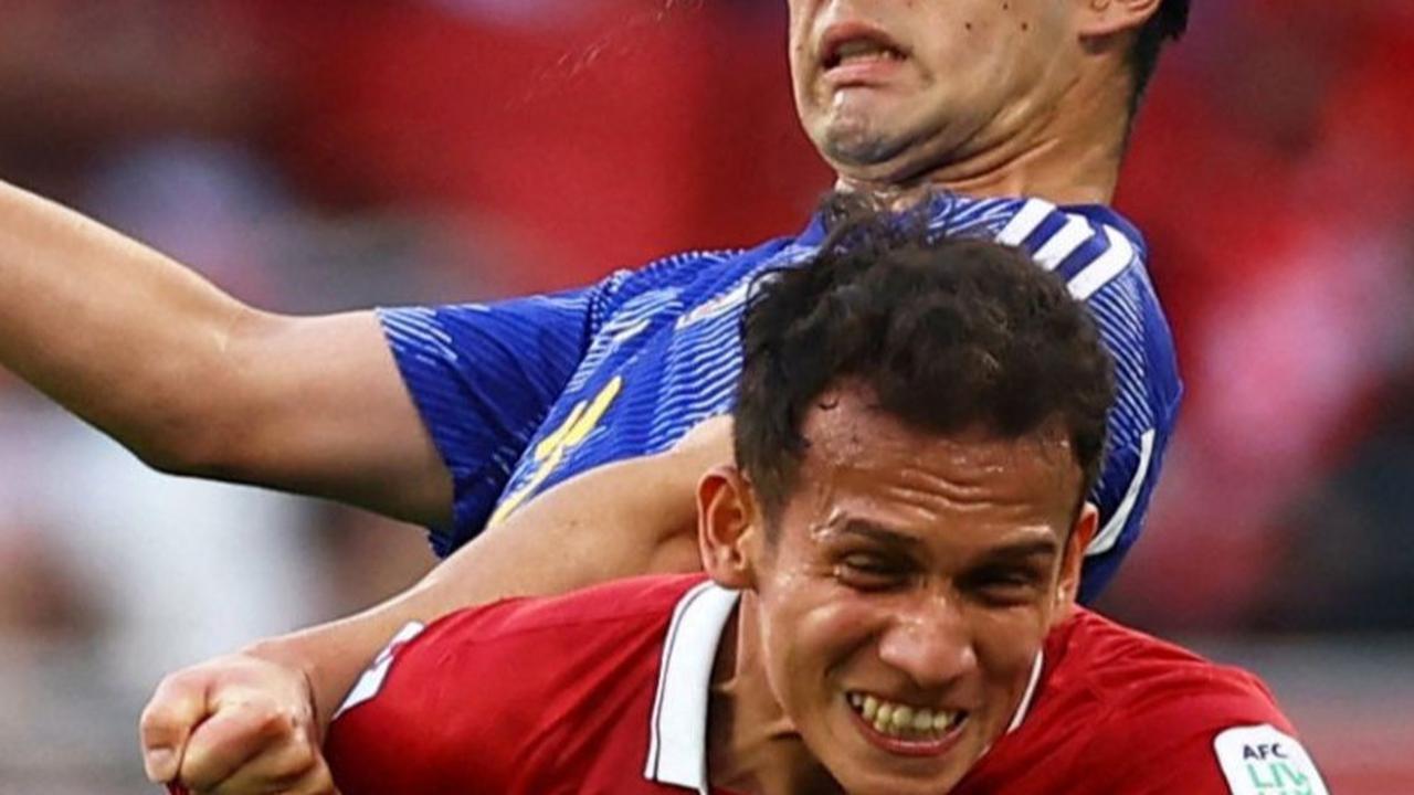FOTO: Momen Sengit Indonesia Vs Jepang di Laga Terakhir Grup D Piala Asia 2023, Gol Penalti & Bunuh Diri Antar The Samurai Blues ke 16 Besar