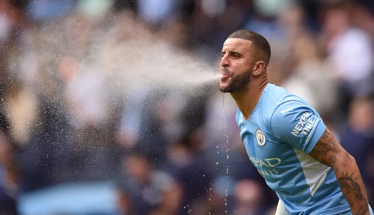 Kyle Walker merupakan salah satu bek kanan terbaik di dunia yang dimiliki oleh Manchester City. Didatangkan dari Tottenham dengan harga 47,5 juta euro pada 2017 lalu, Walker mampu tampil sepadan dengan biayanya. Ia tercatat memiliki gaji 110 ribu euro per minggu. (AFP/Oli Scarff)