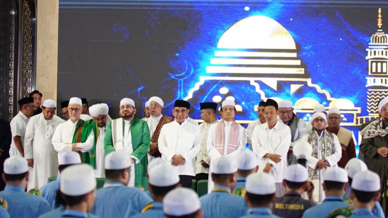 Menag Nasaruddin Peringati Tabligh Akbar Isra Miraj di Istiqlal, Ajak Jemaah Doakan Indonesia Dijauhi dari Musibah
