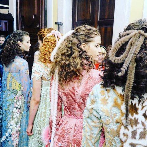 6 Langkah Dapatkan Rambut Ikal Sehat Bebas Kering Bercabang Beauty Fimela Com