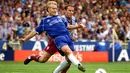 Usai bersama Juventus, Deschamps bergabung dengan klub Premier League, Chelsea pada 1999. Bermain selama semusim, Deschamps turut membawa The Blues meraih trofi FA Cup 1999-2000. (AFP/Adrian Dennis)