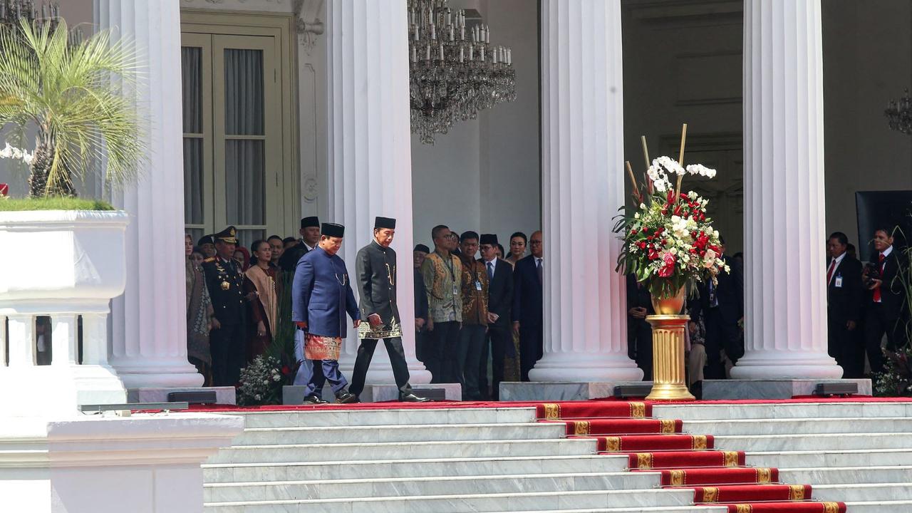 Sosoknya Sempat Viral, Wanita 'Kebal Paspampres' Ini Menangis Histeris Lepas Kepergian Jokowi ke Solo