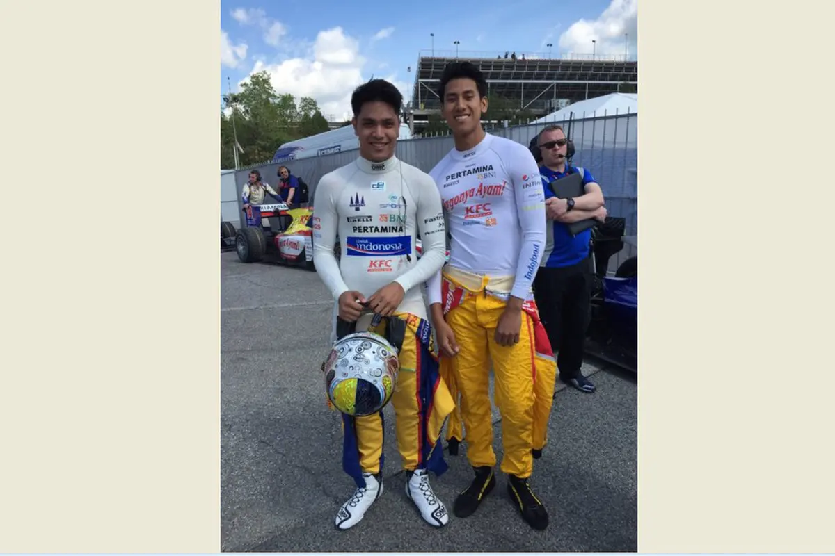 Sean Gelael dan Philo Paz Armand