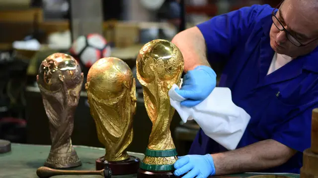 Replika Trofi Piala Dunia
