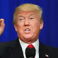 Dari dulu hingga sekarang, calon presiden Amerika yang satu ini memiliki gaya rambut yang itu-itu saja. Apa rahasianya ya? (Foto: msecnd.net)