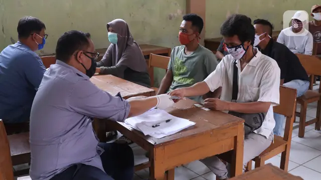 FOTO: Pemprov Banten Salurkan Bansos kepada Warga Terdampak COVID-19