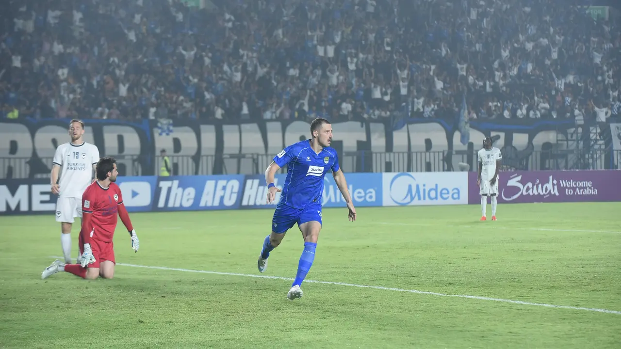 ACL Two 2026: Brace Balsa Sekulic Membuat Persib Semakin Kukuh di Puncak Klasemen Grup E