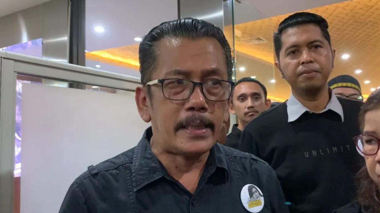 Oleh sebab itu, Antoni menduga Edi turut menyembunyikan rekaman CCTV yang seharusnya diserahkan ke penyidik polisi sebagai barang bukti.<br>
