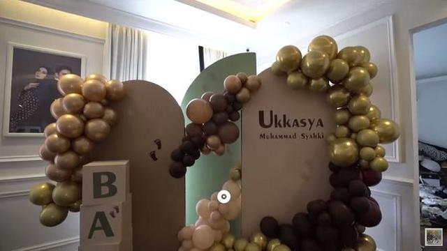 Disambut Keluarga, Ini 7 Momen Zaskia Sungkar Pulang ke Rumah Pasca Melahirkan