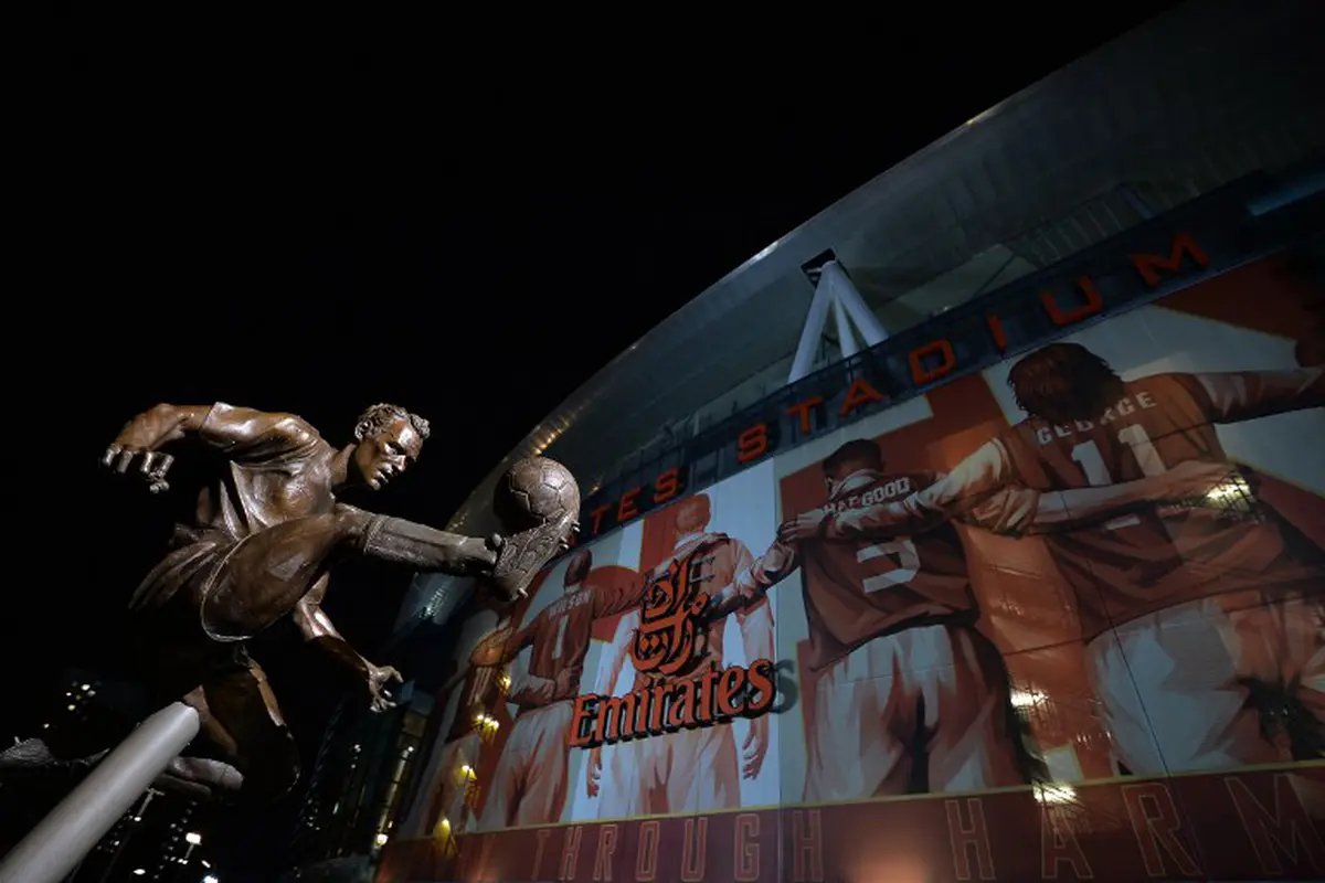 Dennis Bergkamp Ilustrasi